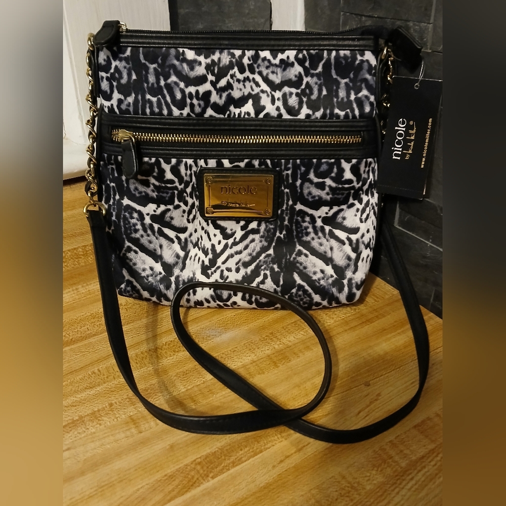 Nicole Miller NWT Leopard Crossbody Bag - Picture 7 of 8